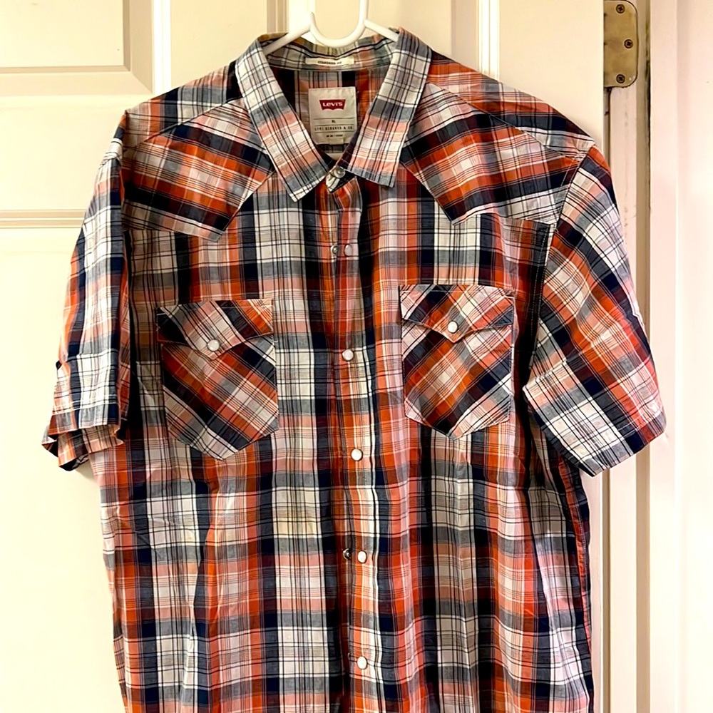 Levi’s short sleeved shirt